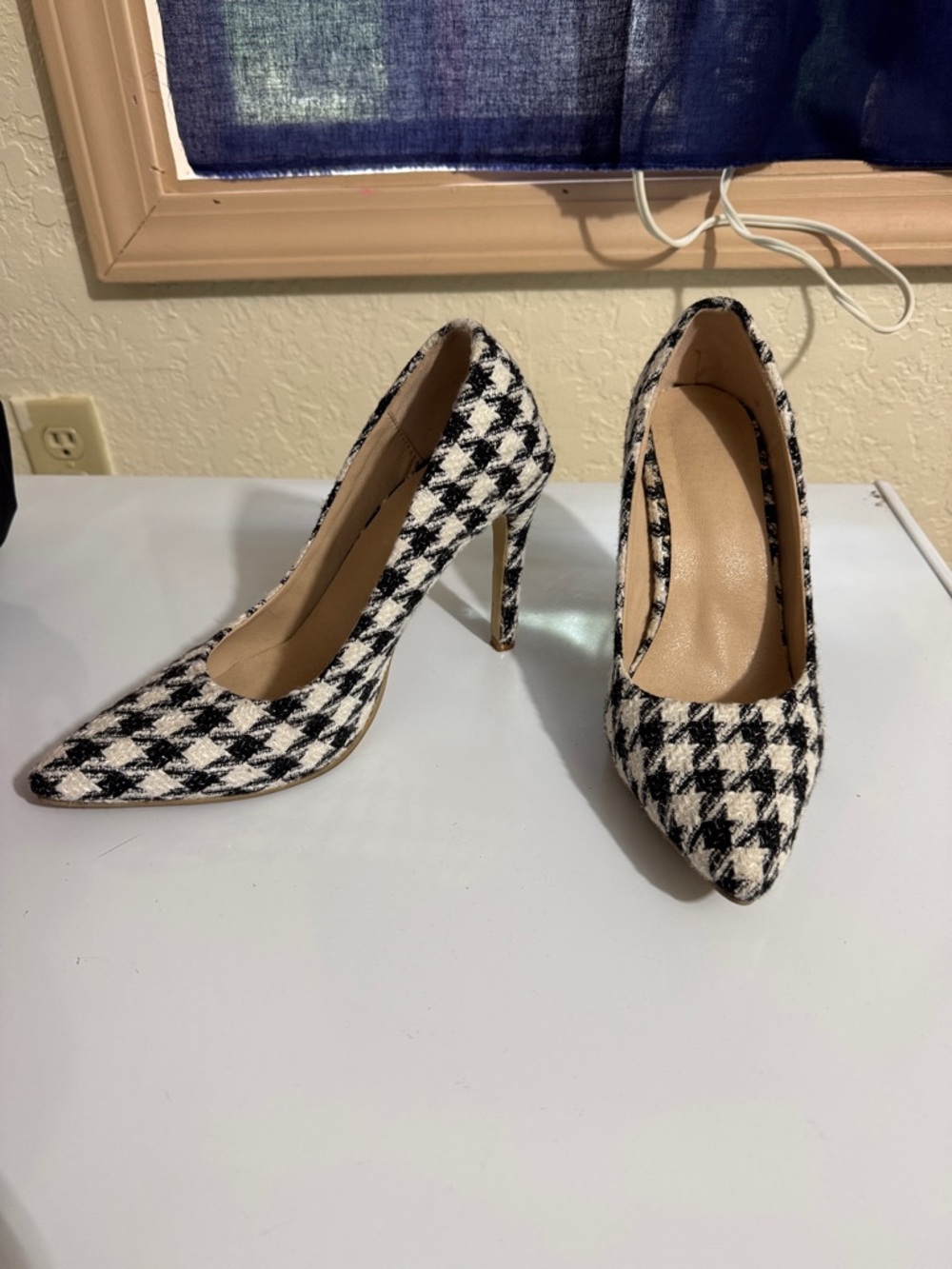 Houndstooth Pointed-Toe Pumps
